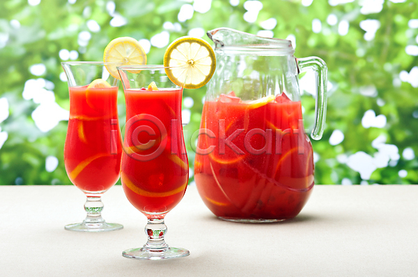 사람없음 JPG 포토 해외이미지 과일 레몬 빨간색 야외 유리주전자 음료 칵테일 해외202004