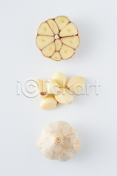 사람없음 JPG 포토 하이앵글 단면 마늘 스튜디오촬영 슬라이스 식재료 실내 통마늘 흰배경