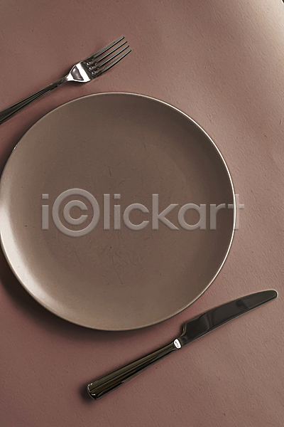 사람없음 JPG 포토 하이앵글 해외이미지 갈색배경 나이프 식기 접시 포크
