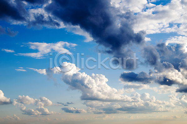 사람없음 JPG 포토 해외이미지 구름(자연) 하늘 해외202004 흐림