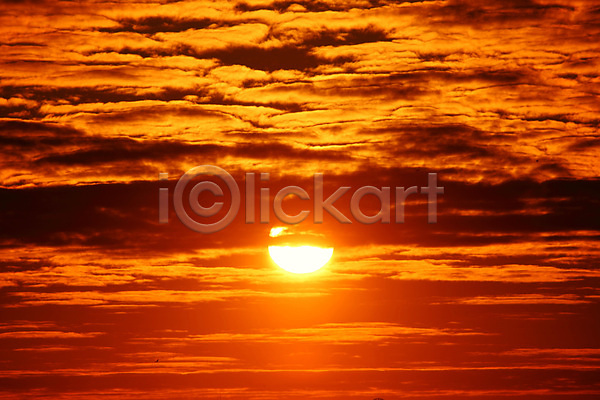 사람없음 JPG 포토 해외이미지 구름(자연) 수평선 일몰 일출 태양 하늘 해외202004 해외202105 햇빛