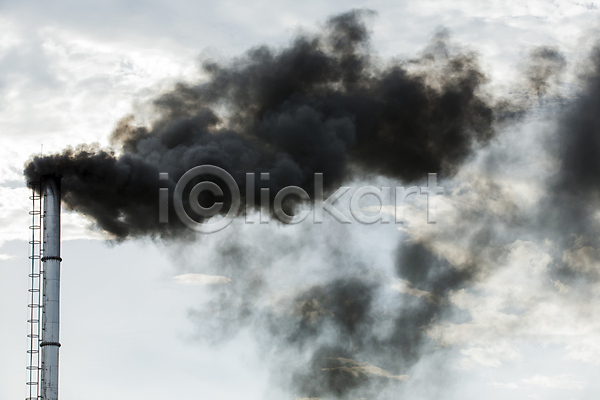 매연 위험 사람없음 JPG 포토 해외이미지 가스 건물 공장 구름(자연) 굴뚝 배기가스 석탄 스모그 안개 연기 연료 오염 탑 하늘 해외202004 화학물질 환경