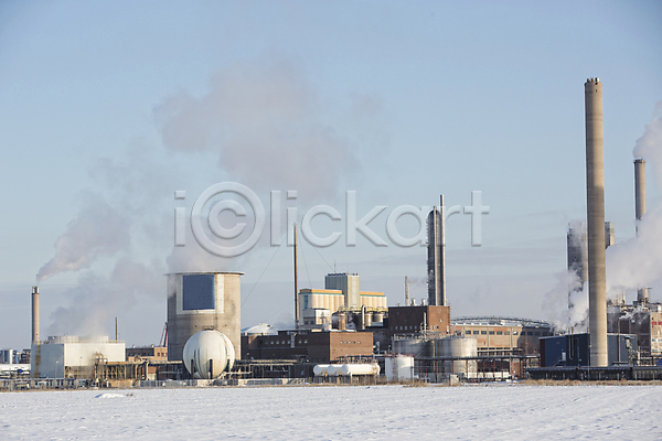 매연 사람없음 JPG 포토 해외이미지 가스 겨울 공장 구름(자연) 굴뚝 석탄 스모그 연기 오염 탑 태양 하늘 해외202004 환경