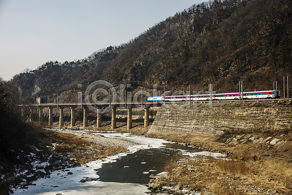 사람없음 JPG 포토 강 국내여행 기차 기찻길 다리 산 야외 주간 충주 충청북도 풍경(경치) 한국