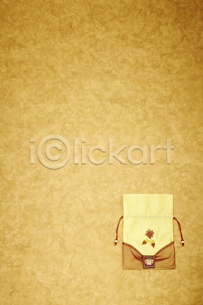 사람없음 JPG 포토 노란색 명절 백그라운드 새해 스튜디오촬영 실내 오브젝트 잡화 장식 전통 전통소품 지갑 한국 한국전통 한지