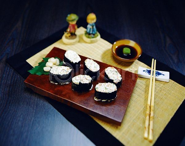 사람없음 JPG 고추냉이 대나무발 롤 실내 요리 음식 인형 일본음식 장식 접시 젓가락 초밥 캘리포니아롤