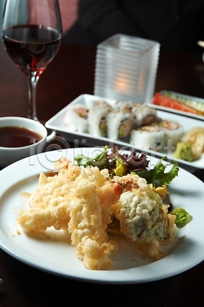 사람없음 JPG 간장 롤스시 식사 실내 와인 요리 음료 음식 일본음식 초밥 튀김