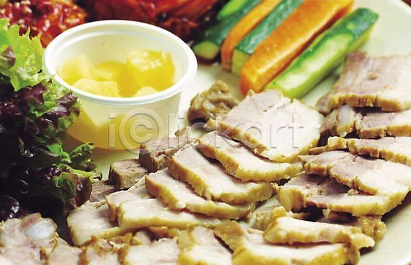 사람없음 JPG 당근 돼지고기 보쌈 삶기 상추 실내 오이 육류 육식 음식 채소
