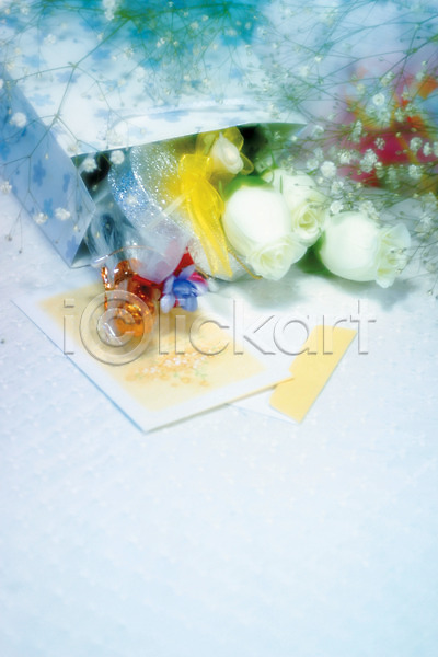 사람없음 JPG 아웃포커스 포토 하이앵글 꽃 백그라운드 봉투 선물 선물상자 식물 실내 안개꽃 여러송이 카드(감사) 컬러