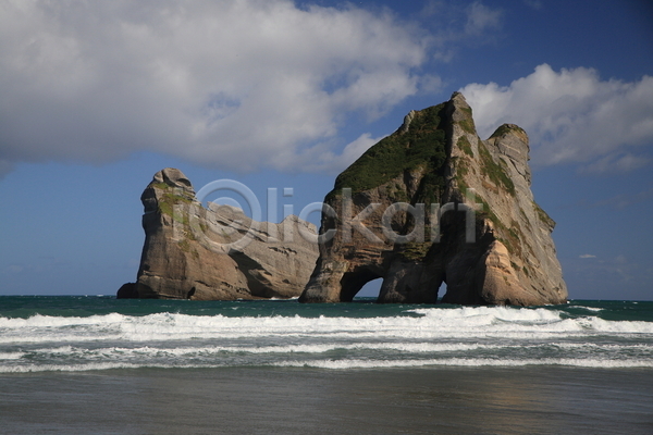 고독 사람없음 JPG 로우앵글 포토 해외이미지 고립 구름(자연) 남쪽 농촌 뉴질랜드 만 모래 물 바다 섬 야외 여름(계절) 오세아니아 컬러풀 태평양 파란색 풍경(경치) 하늘 해외202105 황금