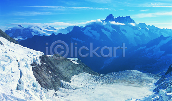 상쾌 사람없음 JPG 포토 겨울 겨울산 계절 구름(자연) 눈(날씨) 만년설 산 산등성이 스위스 알프스 알프스산 야외 유럽 유럽풍경 자연 정상 주간 파노라마 풍경(경치) 하늘 해외 해외풍경