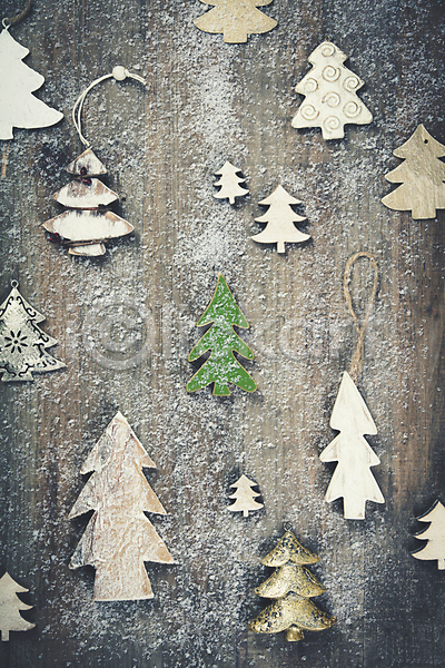 사람없음 JPG 포토 해외이미지 나무바닥 목재 실내 크리스마스 크리스마스배경 크리스마스용품 크리스마스장식 크리스마스트리 트리모양 해외202004