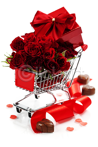 사랑 사람없음 JPG 포토 해외이미지 담기 리본 발렌타인데이 선물상자 쇼핑카 실내 오브젝트 장미 초콜릿 하트 해외202004 흰배경