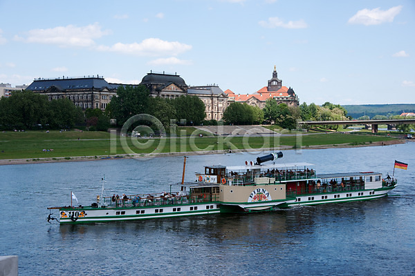 사람없음 JPG 포토 강가 건물 관광지 나라 도시 독일 드레스덴 배(교통) 세계 야외 유람선 유럽 풍경(경치) 해외 해외풍경