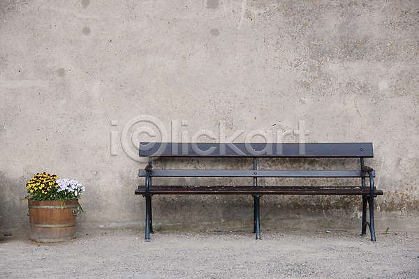 사람없음 JPG 포토 관광지 꽃 나라 도시 독일 바스타이 벤치 벽 세계 야외 유럽 해외 해외풍경 화분