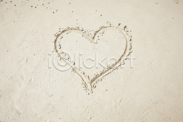 사람없음 JPG 포토 계절 그림 모래 모래사장 모양 무인도 바다 사계절 섬 야외 여름(계절) 풍경(경치) 하트 해변