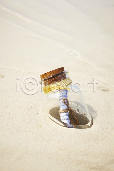 사람없음 JPG 포토 계절 모래사장 무인도 바다 사계절 섬 야외 여름(계절) 오브젝트 유리병 유리병편지 편지 풍경(경치) 해변