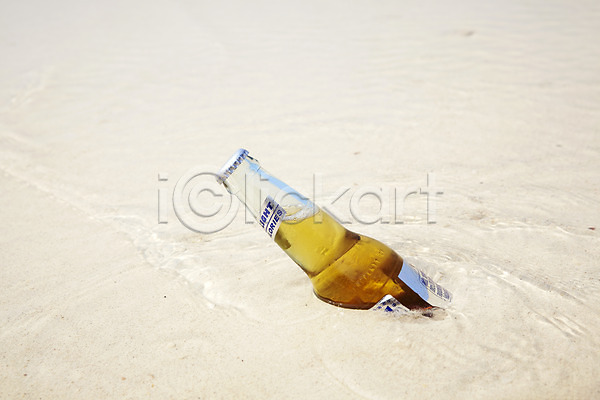 사람없음 JPG 포토 계절 맥주 모래사장 무인도 바다 병맥주 사계절 섬 야외 여름(계절) 오브젝트 풍경(경치) 한병 해변