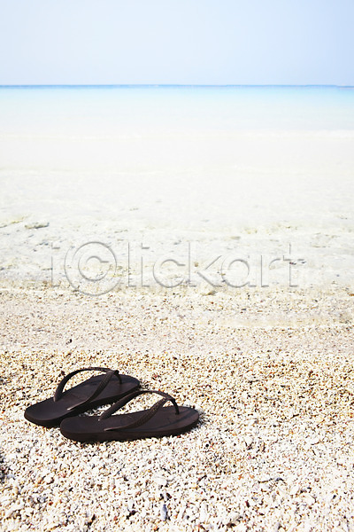 사람없음 JPG 포토 계절 무인도 바다 사계절 섬 슬리퍼 신발 야외 여름(계절) 오브젝트 풍경(경치) 한켤레 해변