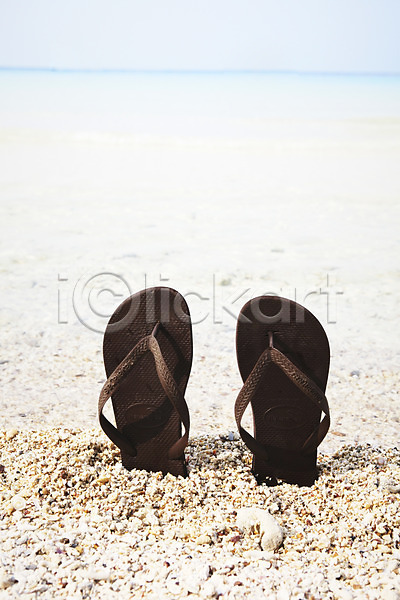 사람없음 JPG 포토 계절 무인도 바다 사계절 섬 슬리퍼 신발 야외 여름(계절) 오브젝트 풍경(경치) 한켤레 해변