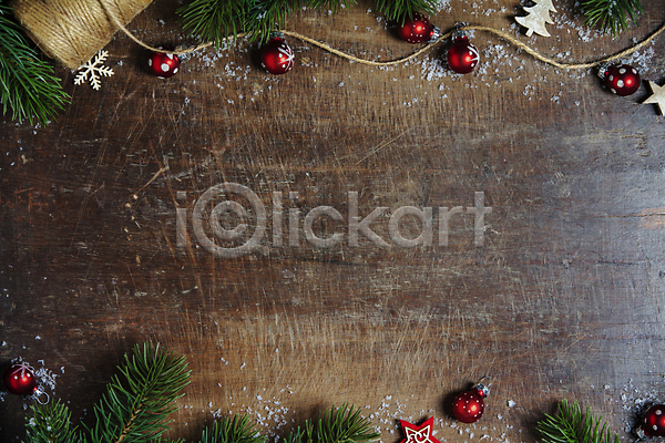 사람없음 JPG 포토 해외이미지 나무바닥 노끈 실내 오너먼트 잎 카피스페이스 크리스마스 크리스마스배경 크리스마스용품 크리스마스장식 트리모양 해외202004