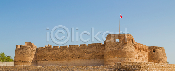 보호 사람없음 JPG 포토 해외이미지 개조 건축양식 고고학 땅 바레인 바위 석회암 성 수비 유적 전략 탑 파멸 해외202105 회복