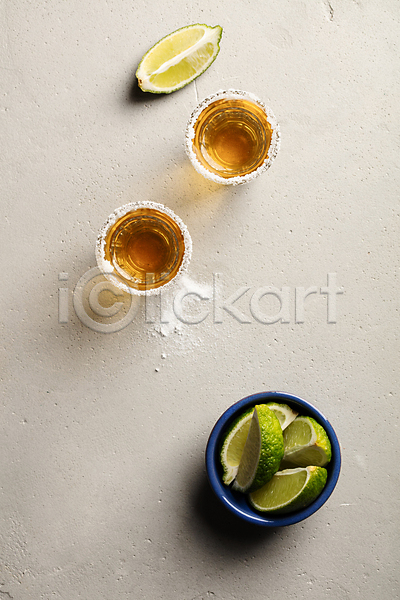 사람없음 JPG 포토 하이앵글 해외이미지 그릇 라임 멕시코음식 백그라운드 소금 술잔 실내 전통주 칵테일 테킬라 해외202004 흰배경