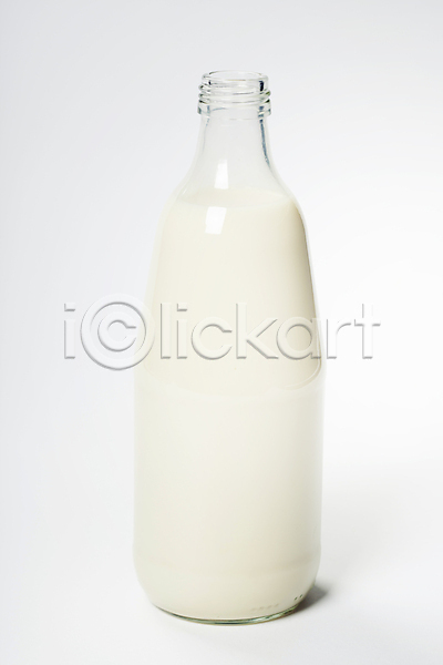 사람없음 JPG 포토 해외이미지 건강 우유 우유병 유기농 유리병 칼슘 해외202004 흰배경