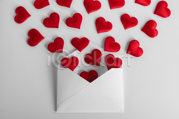 사랑 사람없음 JPG 포토 해외이미지 많음 빨간색 편지봉투 하트 해외202004 해외202105