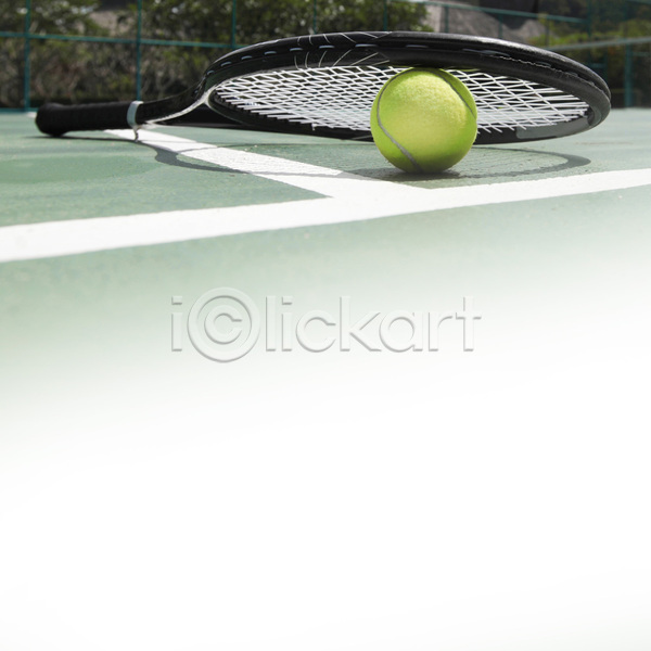 사람없음 JPG 포토 해외이미지 게임 공 라켓 법정 선 세트 스포츠 야외 초록색 카피스페이스 테니스 해외202004 해외202105 흰색