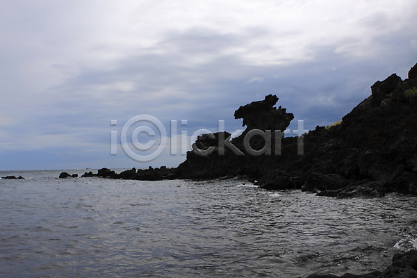 사람없음 JPG 포토 관광지 기암괴석 돌(바위) 바다 바위(돌) 섬 암석 야외 용 용두암 자연 제주도 주간 풍경(경치) 한국 해변 형상 화강암