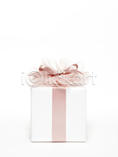 사람없음 JPG 포토 리본 분홍색 상자 선물 선물상자 선물포장 스튜디오촬영 실내 오브젝트 이벤트 장식 컬러 포장 한개