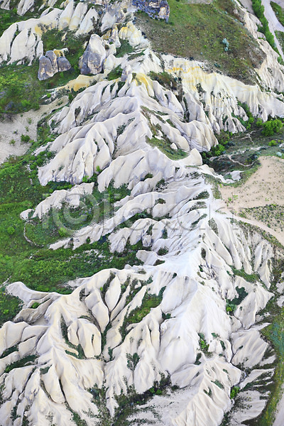 사람없음 JPG 포토 하이앵글 항공촬영 골짜기 기암괴석 나무 돌(바위) 바위(돌) 바위산 식물 암석 야외 언덕 자연 주간 중동 초원(자연) 카파도키아 튀르키예 풍경(경치) 해외 해외풍경