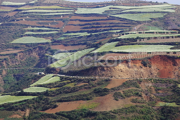 사람없음 JPG 포토 계단식 농촌 밭 아시아 야외 운남 주간 중국 풍경(경치) 해외 해외풍경 홍토지
