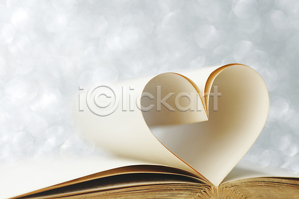 사랑 사람없음 JPG 포토 해외이미지 백그라운드 종이 책 카피스페이스 하트 해외202004 해외202105