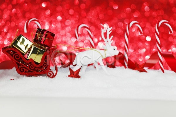 새로움 축하 사람없음 JPG 포토 해외이미지 겨울 고립 리본 백그라운드 별 빛 빨간색 사슴 사탕 상자 선물 신용카드 썰매 연도 장식 장식볼 축제 카피스페이스 크리스마스 해외202004 해외202105 황금 휴가 흰색
