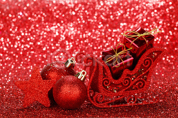 축하 화려 사람없음 JPG 포토 해외이미지 공 백그라운드 빛 빨간색 산타클로스 상자 새해 선물 신용카드 썰매 여의주 장식 장식볼 전구 카피스페이스 크리스마스 클라우스 해외202004 해외202105 휴가