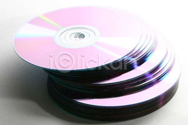 사람없음 JPG 포토 해외이미지 CD 고립 기술 디지털 레코드판 무지개 반사 백그라운드 보관소 상점 수납 스펙트럼 싱글 자료 정보 지원 컴퓨터 표면 해외202004 해외202105 화상 흰색