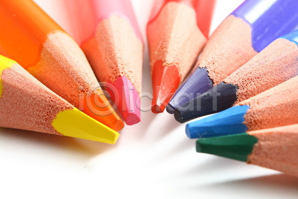 사람없음 JPG 포토 해외이미지 노란색 백그라운드 분홍색 빨간색 색연필 연필 오브젝트 초록색 컬러풀 패턴 해외202004 해외202105 흰색