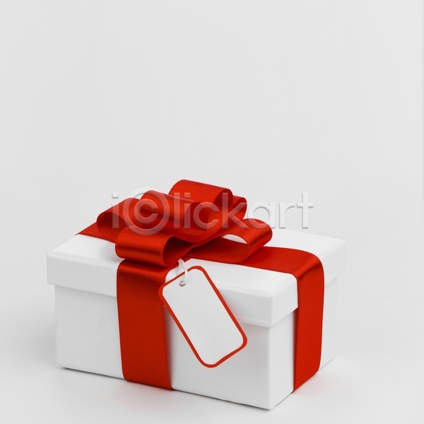 축하 사람없음 JPG 포토 해외이미지 기념일 놀람 리본 매듭 발렌타인데이 백그라운드 빨간색 상자 새해 생일 선물 오브젝트 장식 축제 크리스마스 패키지 해외202004 해외202105 활 휴가 흰색