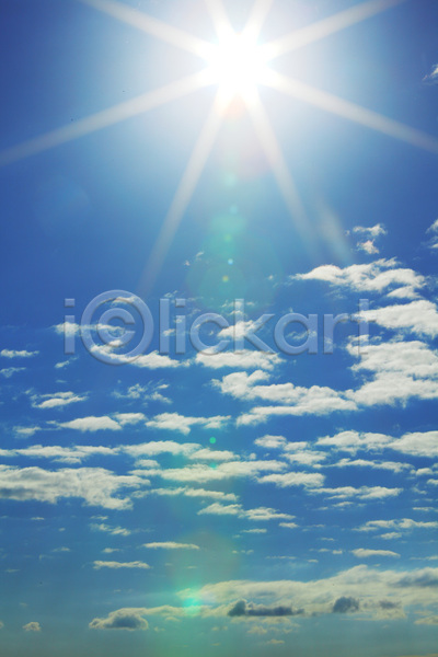 분위기 순수 평화 사람없음 JPG 포토 해외이미지 계절 구름(자연) 글로벌 날씨 맑음 백그라운드 빛 산소 솜털 수분 야외 여름(계절) 오존 오픈 우주 자연 천국 태양 파란색 풍경(경치) 하늘 해외202004 해외202105 햇빛 환경 흐림 흰색