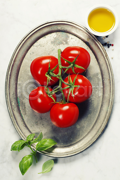 사람없음 JPG 포토 해외이미지 바질 방울토마토 실내 쟁반 토마토 해외202004 흰배경