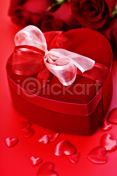 사랑 사람없음 JPG 포토 해외이미지 리본 발렌타인데이 빨간배경 선물상자 실내 오브젝트 장미 하트 하트상자 해외202004