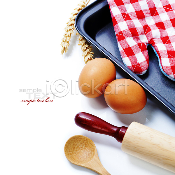 준비 사람없음 JPG 포토 해외이미지 계란 나무숟가락 반죽밀대 실내 쟁반 제빵 카피스페이스 쿠킹장갑 타이포그라피 해외202004 홈베이킹 흰배경