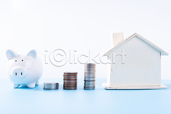 절약 사람없음 JPG 포토 해외이미지 건축모형 금융 동전탑 돼지저금통 저축 주택 집모양 흰배경