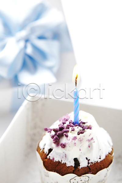 사람없음 JPG 포토 기념일 머핀 미니케이크 빛 생일 선물 선물상자 스튜디오촬영 실내 오브젝트 이벤트 장식 초 촛불 케이크