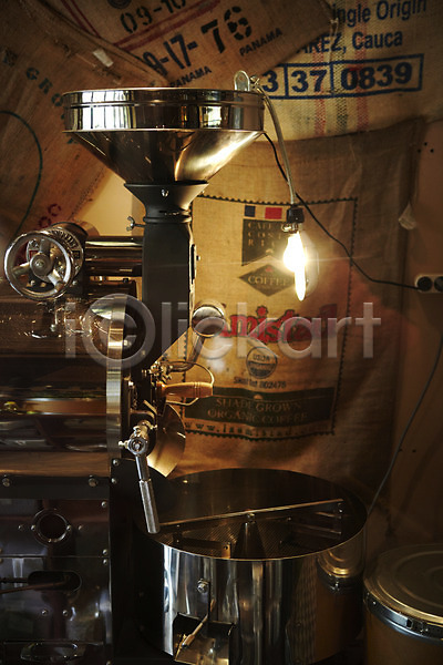 사람없음 JPG 포토 기계 로스팅 로스팅기계 마대 마대자루 실내 전등 조명 카페