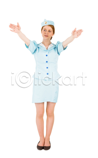 행복 백인 여자 청소년 한명 JPG 포토 해외이미지 고립 미소(표정) 보여주기 비행기 빨간머리 설명 승무원 여행 유니폼 자르기 종업원 직업 파란색 항공 해외202105 흰배경