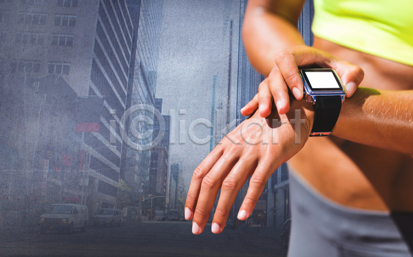 20대 백인 사람없음 여자 청소년 JPG 포토 해외이미지 닫기 달리기 달리기선수 도시 디지털 무선통신 방 벽 선로 운동선수 장비 초시계 카피스페이스 컴퓨터 컴퓨터그래픽 택시 터치 해외202105 흰배경
