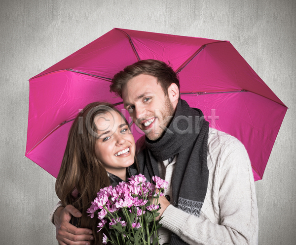 보호 함께함 행복 휴식 20대 남자 두명 백인 여자 청소년 JPG 포토 해외이미지 관계 꽃 날씨 디지털 라이프스타일 목재 미소(표정) 바닥 우산 응시 책상 커플 컴퓨터그래픽 탁자 표면 해외202105